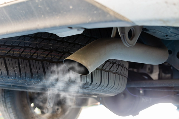 Tailpipe of diesel pickup emitting condensation
